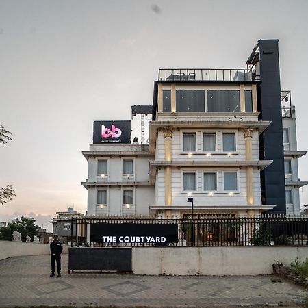 מלון אודייפור The Courtyard - Beyond Bar & Club מראה חיצוני תמונה
